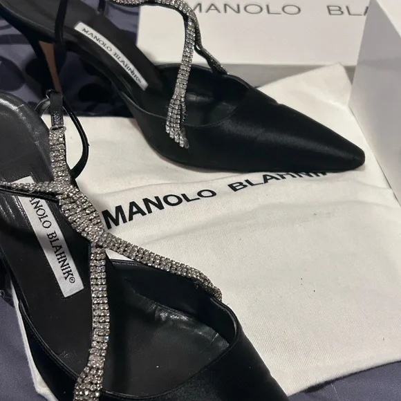 Manolo Blahnik Italian Craftsmanship - Picture 2 of 10